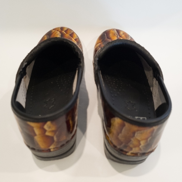 Dansko Womens Tiger Eye Leather Professional Shoes Clogs Size 6.5 - Picture 7 of 16